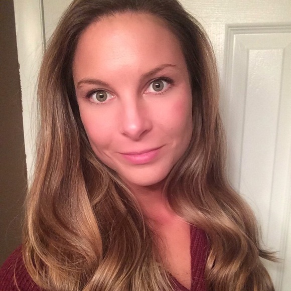 Meet your Posher, Julie - Picture 1 of 1